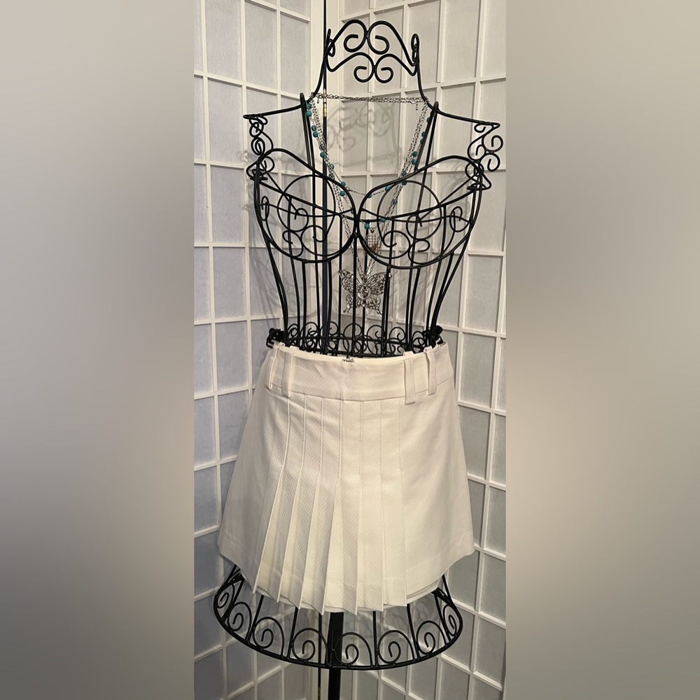 BEBE Pintuck Pleated Ivory Lined Skirt NWT